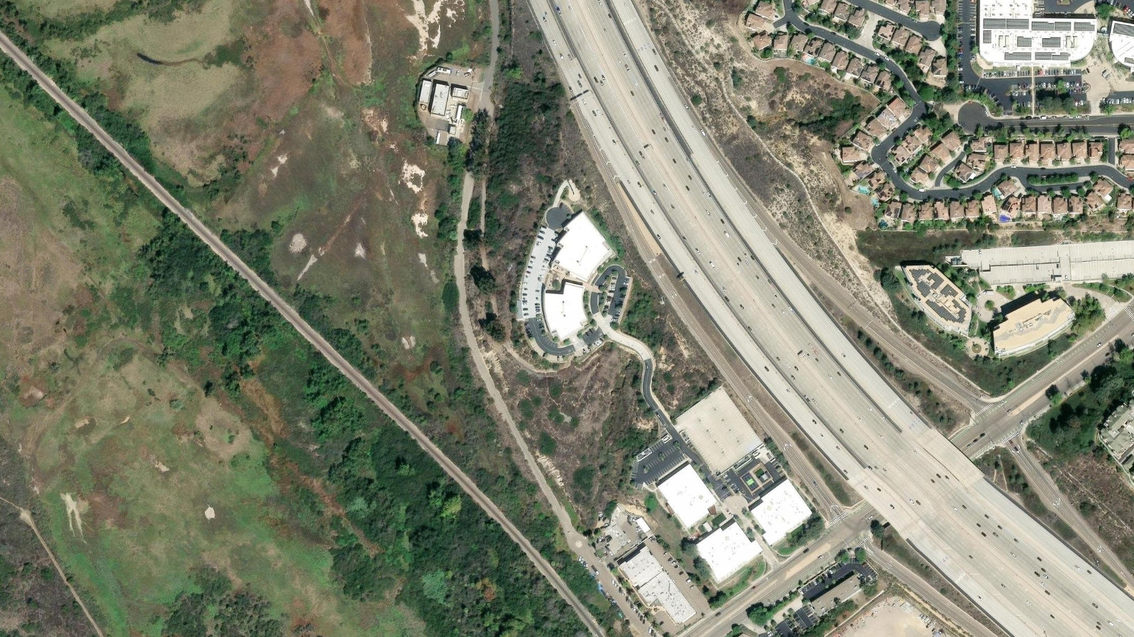 3420 CARMEL MOUNTAIN ROAD, SAN DIEGO, CA（本社・衛星）