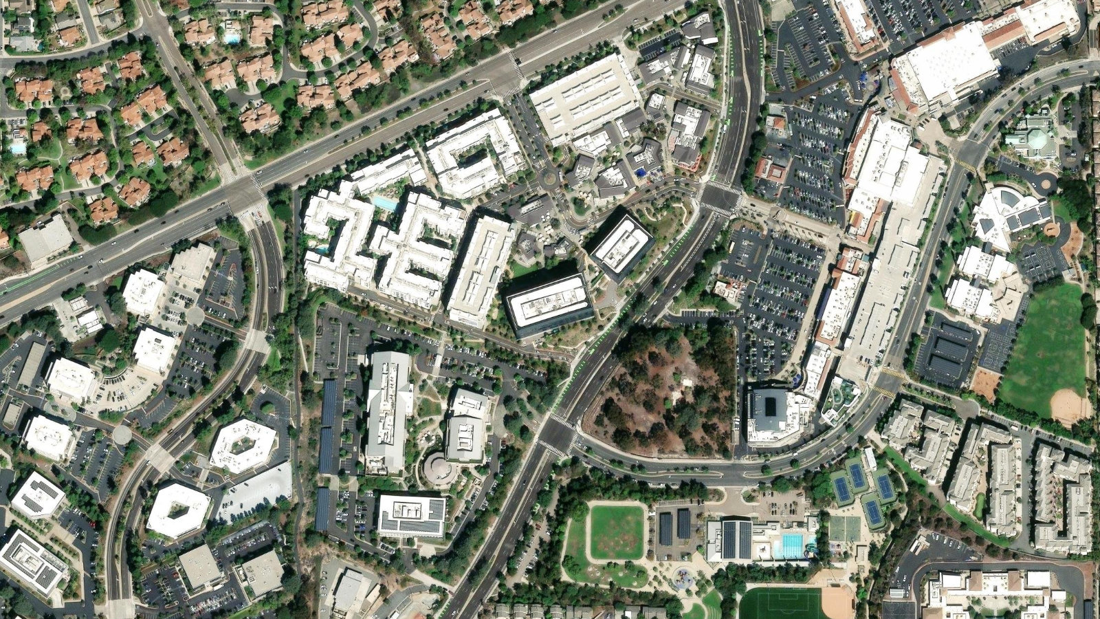 12830 EL CAMINO REAL, SAN DIEGO, CA（本社・衛星）
