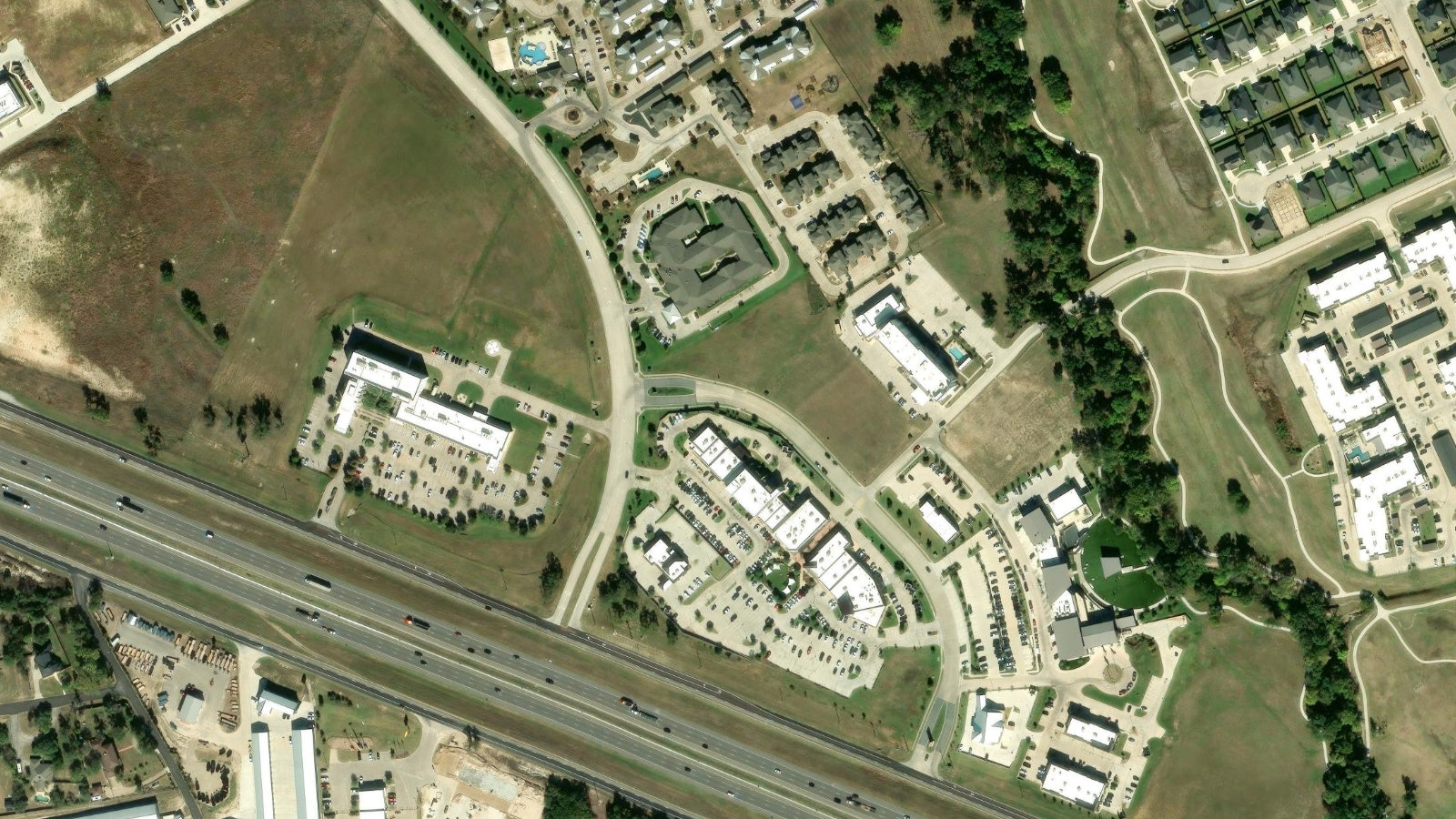 333 SHOPS BOULEVARD, WILLOW PARK, TX（本社・衛星）