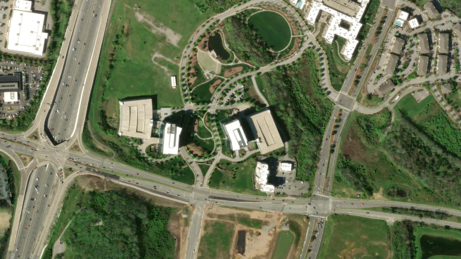 6100 TOWER CIRCLE, FRANKLIN, TN（本社・衛星）
