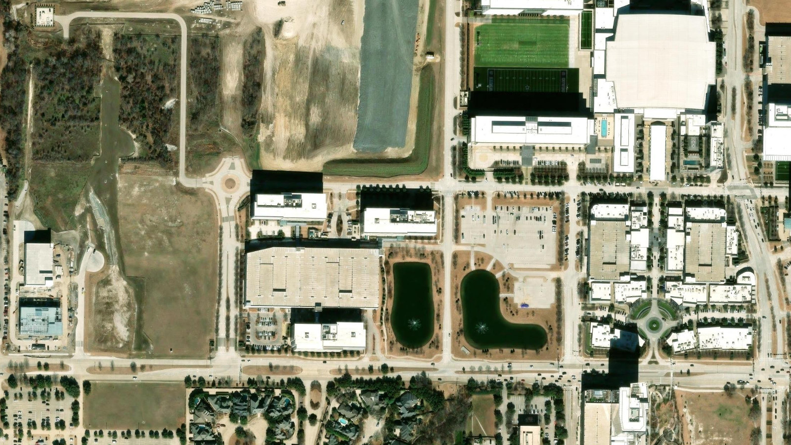 6303 COWBOYS WAY, FRISCO, TX（本社・衛星）