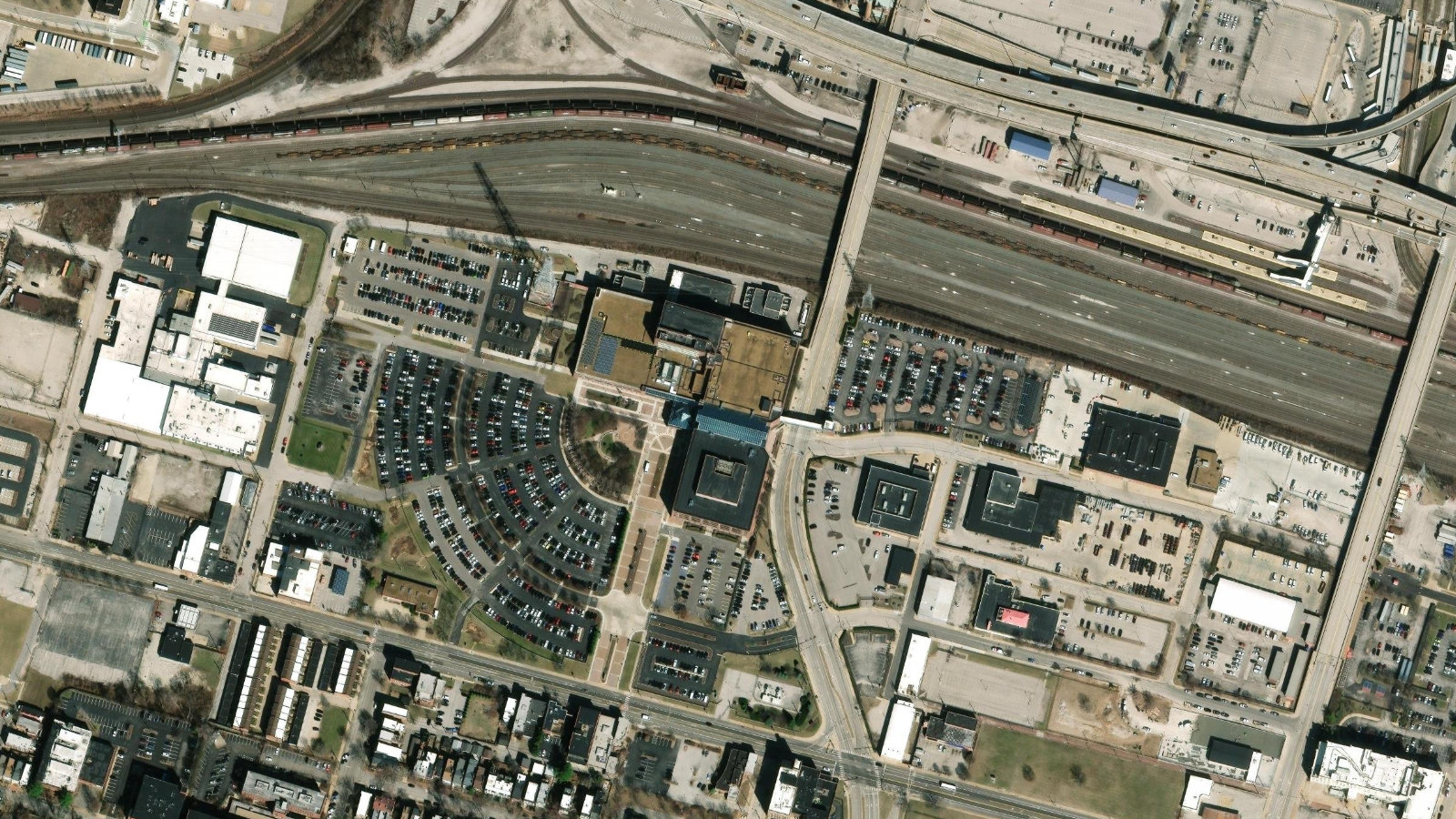 1901 CHOUTEAU AVE, ST LOUIS, MO（本社・衛星）