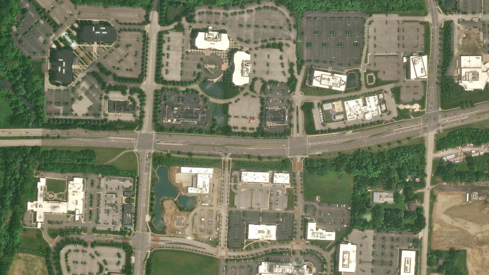 440 POLARIS PARKWAY, WESTERVILLE, OH（本社・衛星）