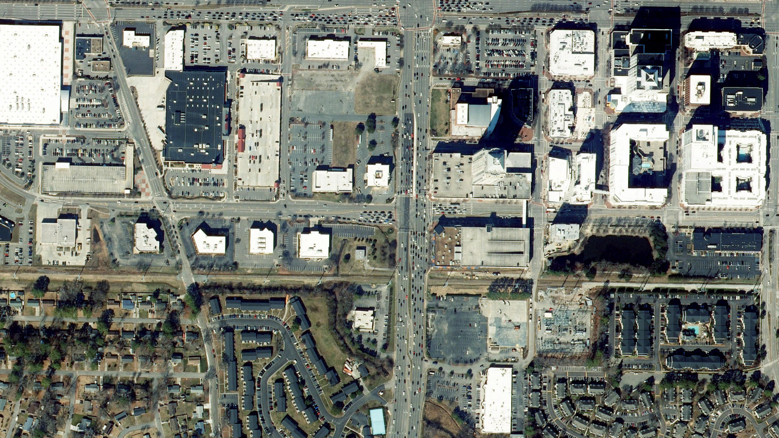 4605 COLUMBUS STREET, VIRGINIA BEACH, VA(本社・衛星)
