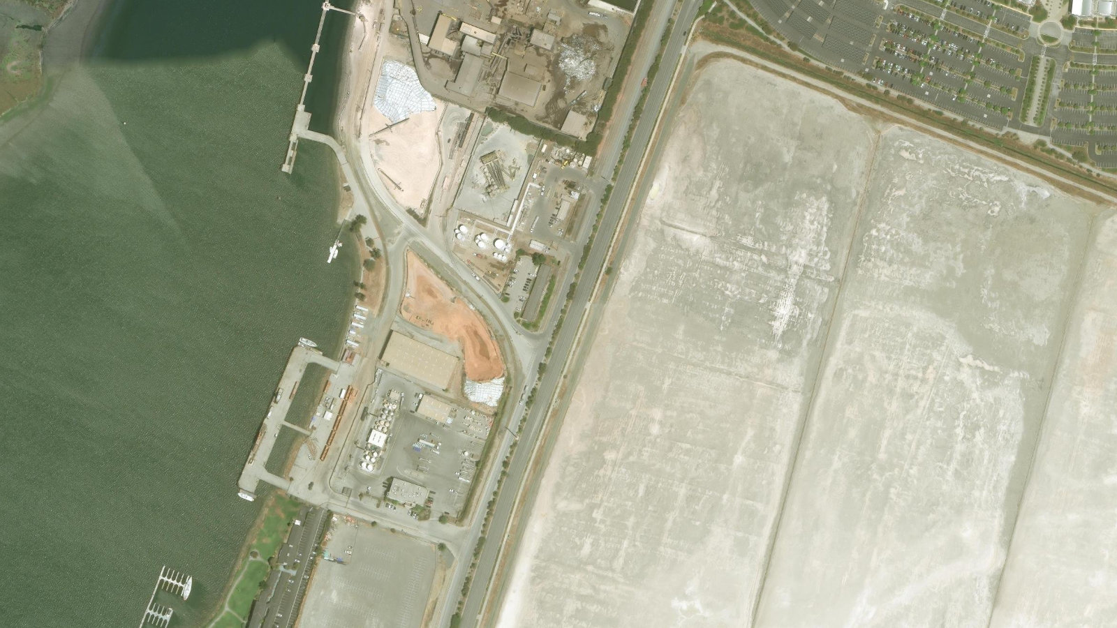 1400 SEAPORT BLVD, REDWOOD CITY, CA（本社・衛星）