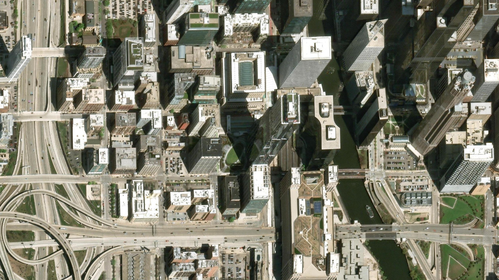 320 SOUTH CANAL STREET, CHICAGO, IL(本社・衛星)