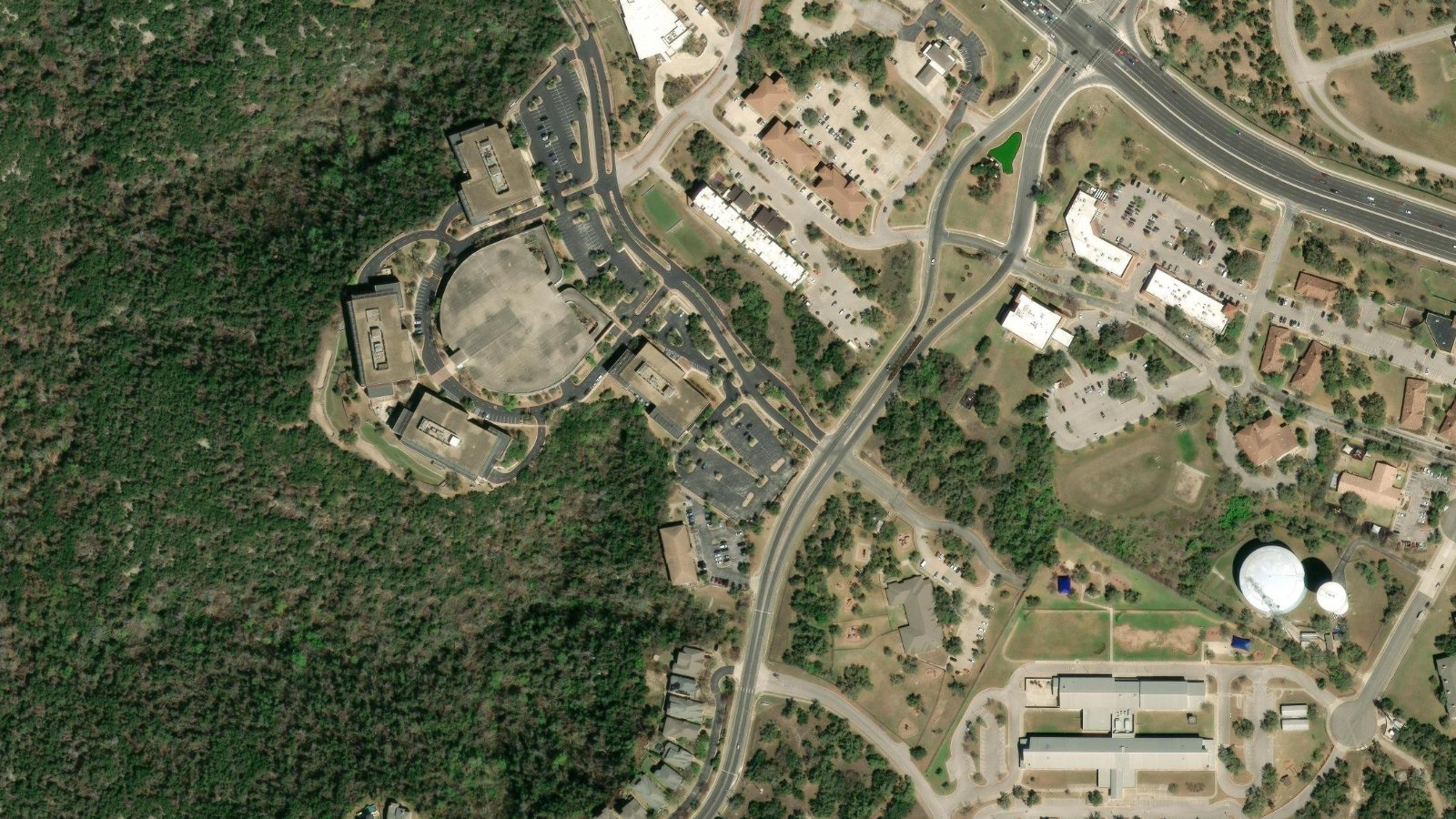 6500 RIVER PLACE BOULEVARD, AUSTIN, TX(本社・衛星)