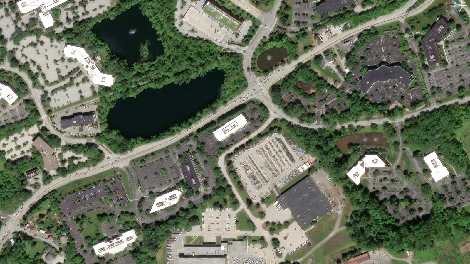 1100 CASSATT ROAD, BERWYN, PA（本社・衛星）