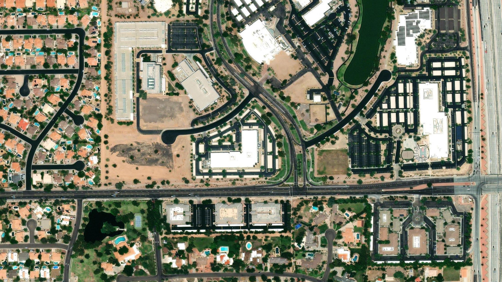 2045 EAST INNOVATION CIRCLE, TEMPE, AZ(本社・衛星)