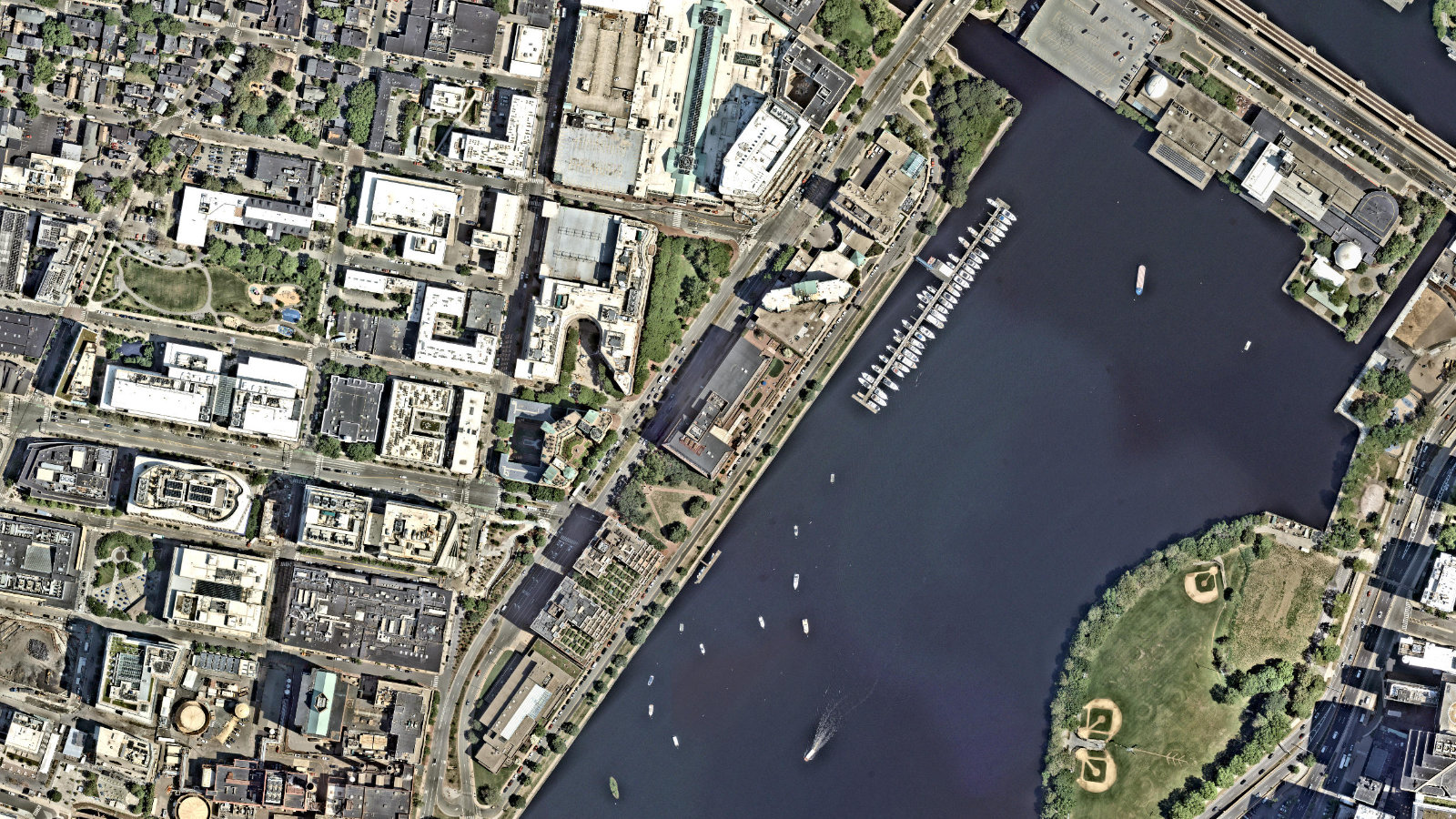 55 CAMBRIDGE PARKWAY, CAMBRIDGE, MA（本社・衛星）
