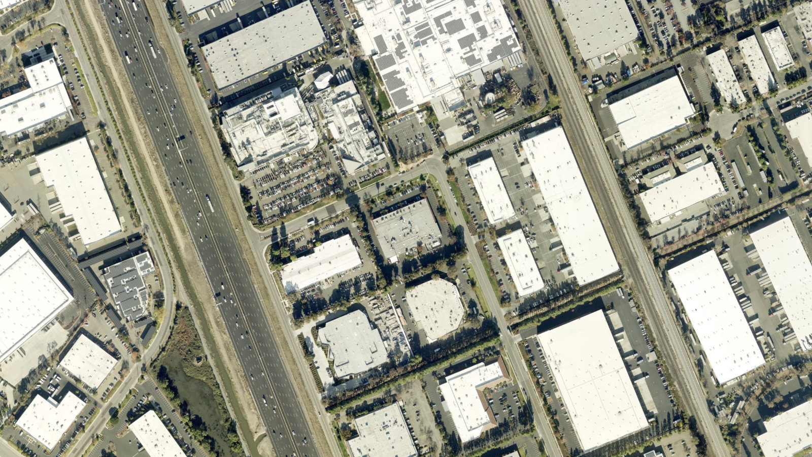 1180 PAGE AVENUE, FREMONT, CA(本社・衛星)
