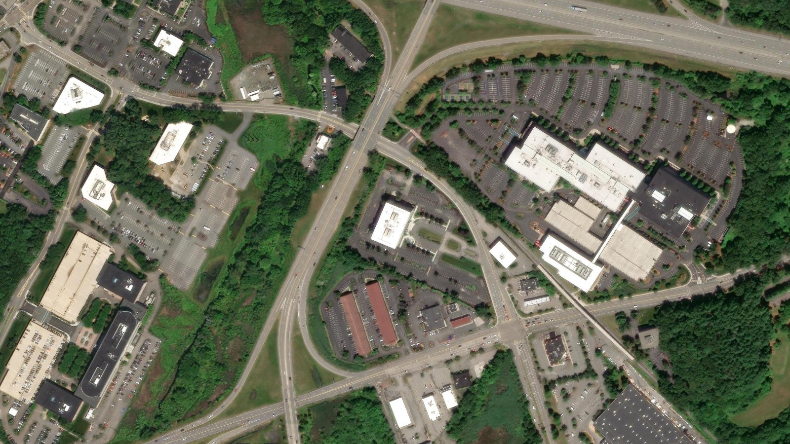111 SPEEN STREET, FRAMINGHAM, MA（本社・衛星）