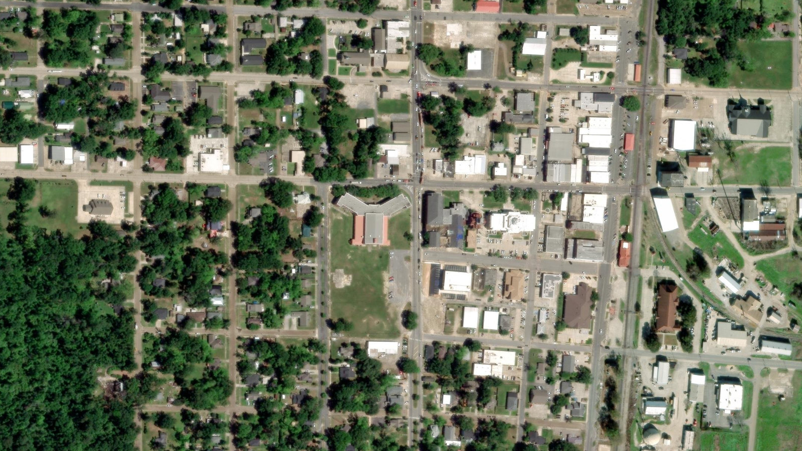 2301 HIGHWAY 190 WEST, DERIDDER, LA（本社・衛星）