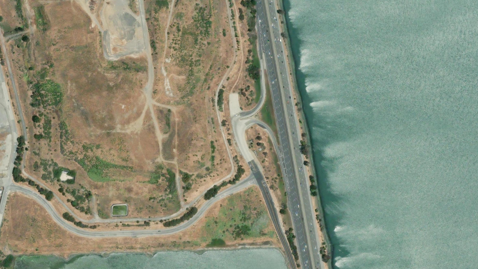 1400 SIERRA POINT PARKWAY, BRISBANE, CA(本社・衛星)