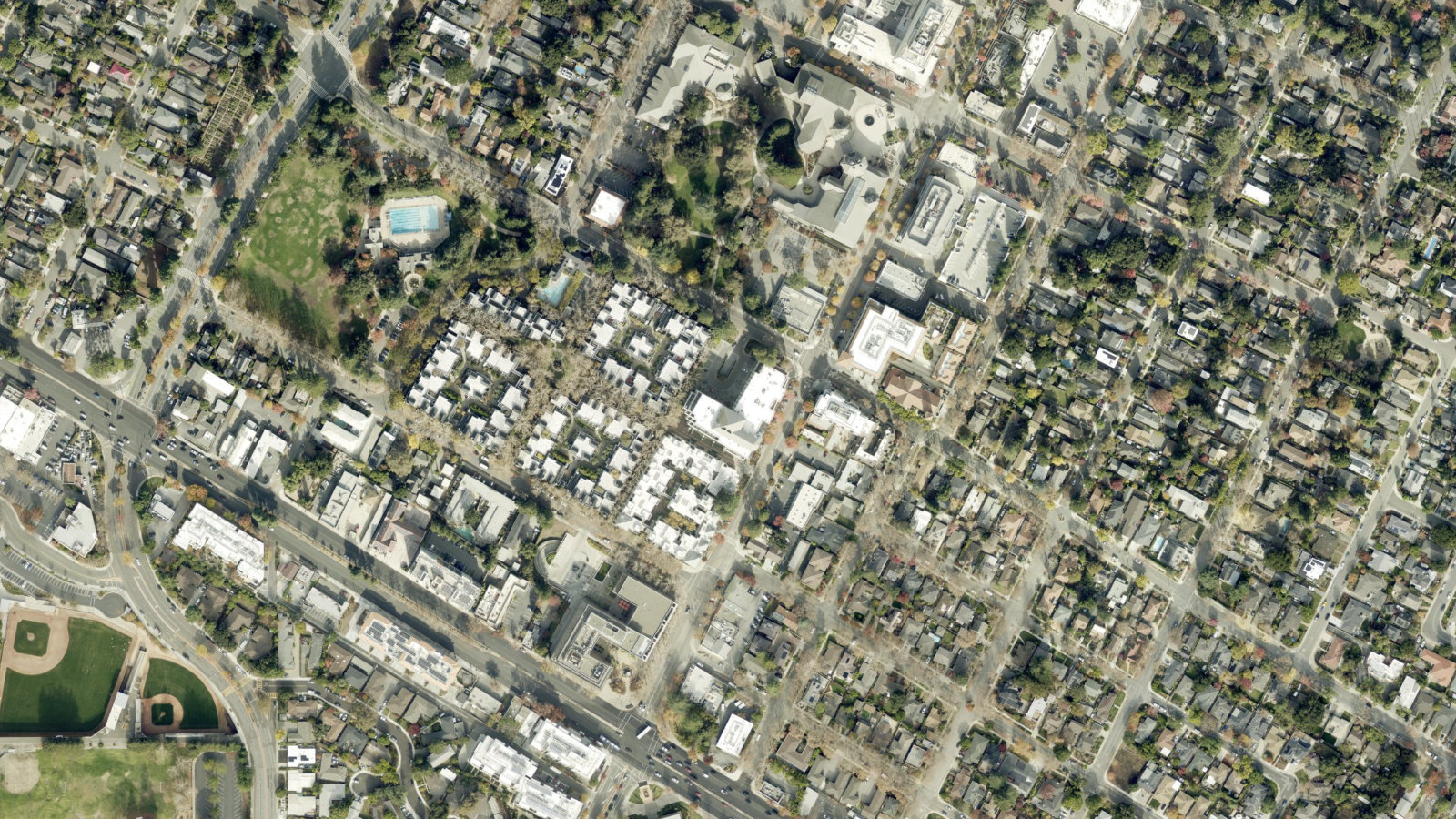650 CASTRO STREET, MOUNTAIN VIEW, CA(本社・衛星)
