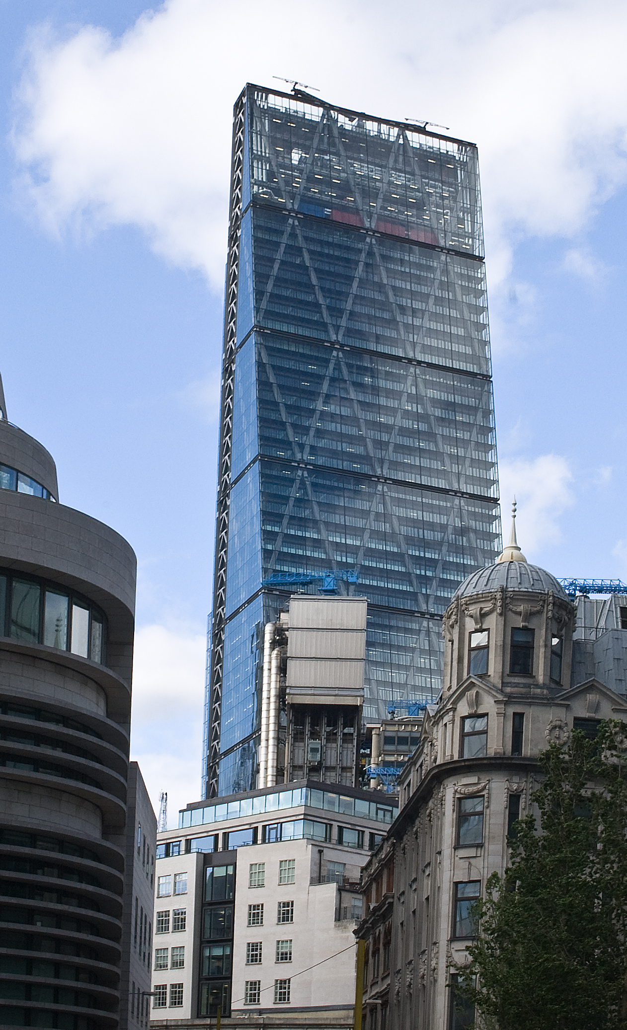 122 Leadenhall Street - geograph-3968154-by-Julian-Osley
