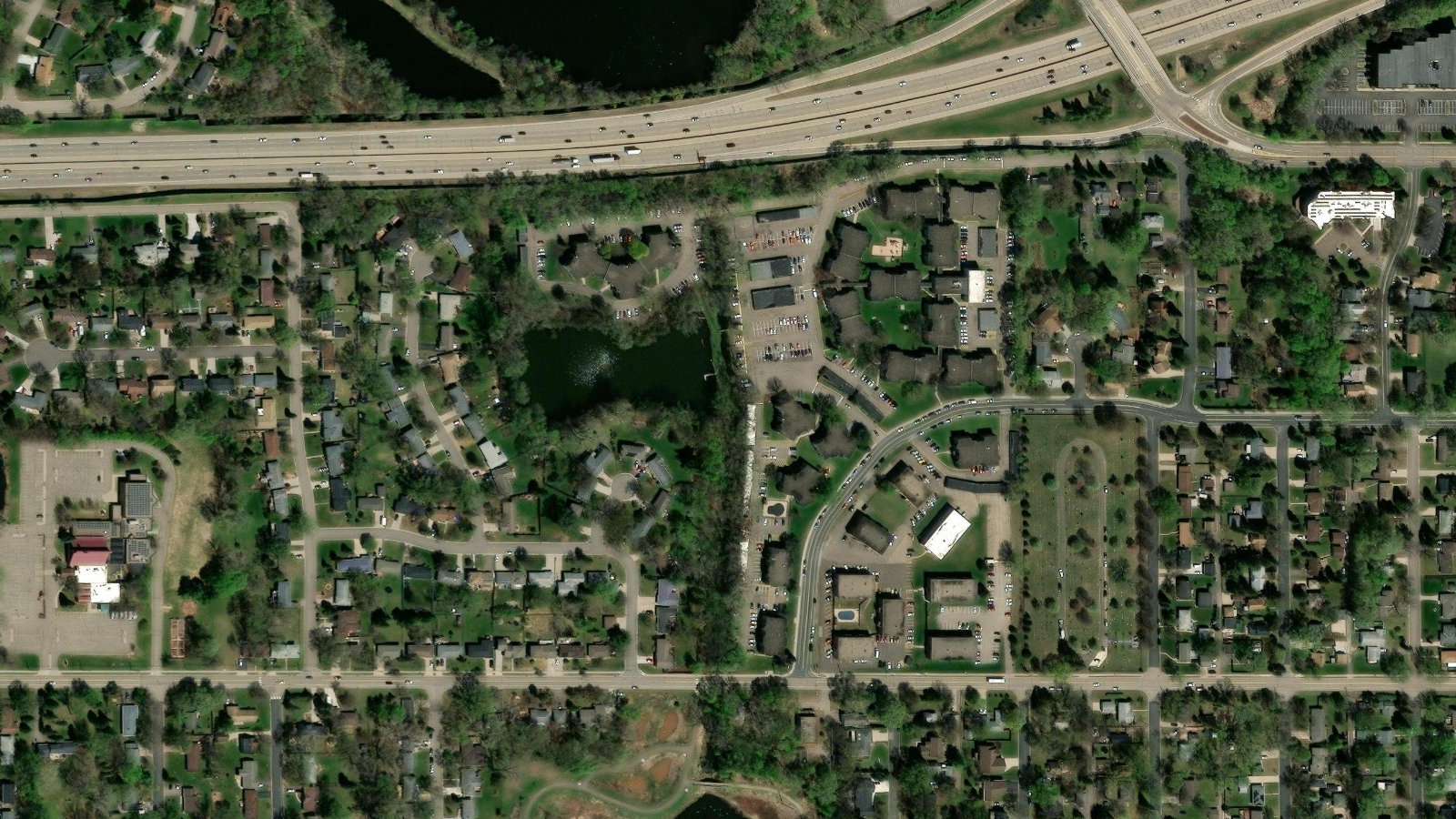 C/O API GROUP, INC., NEW BRIGHTON, MN（本社・衛星）