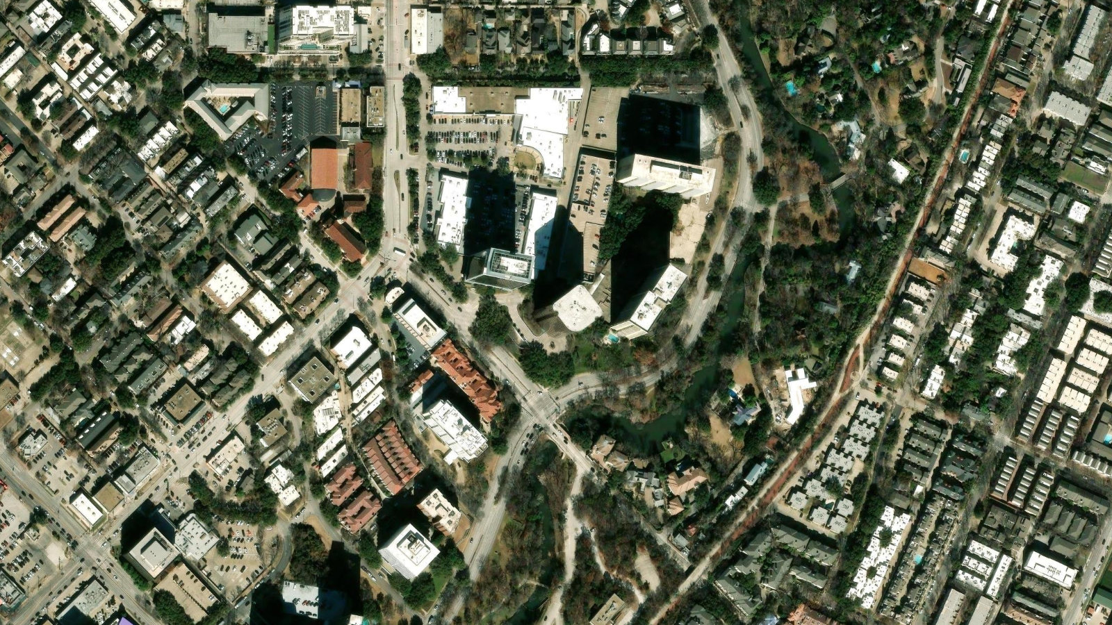 3811 TURTLE CREEK BLVD., DALLAS, TX(本社・衛星)