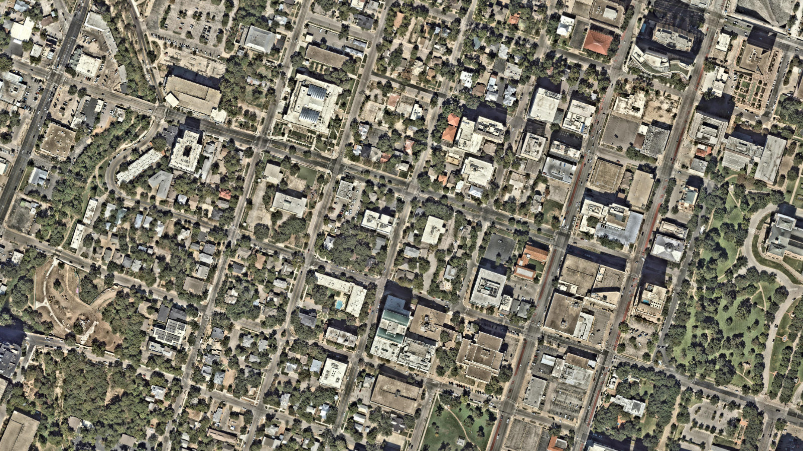 111 NUECES STREET, AUSTIN, TX(本社・衛星)