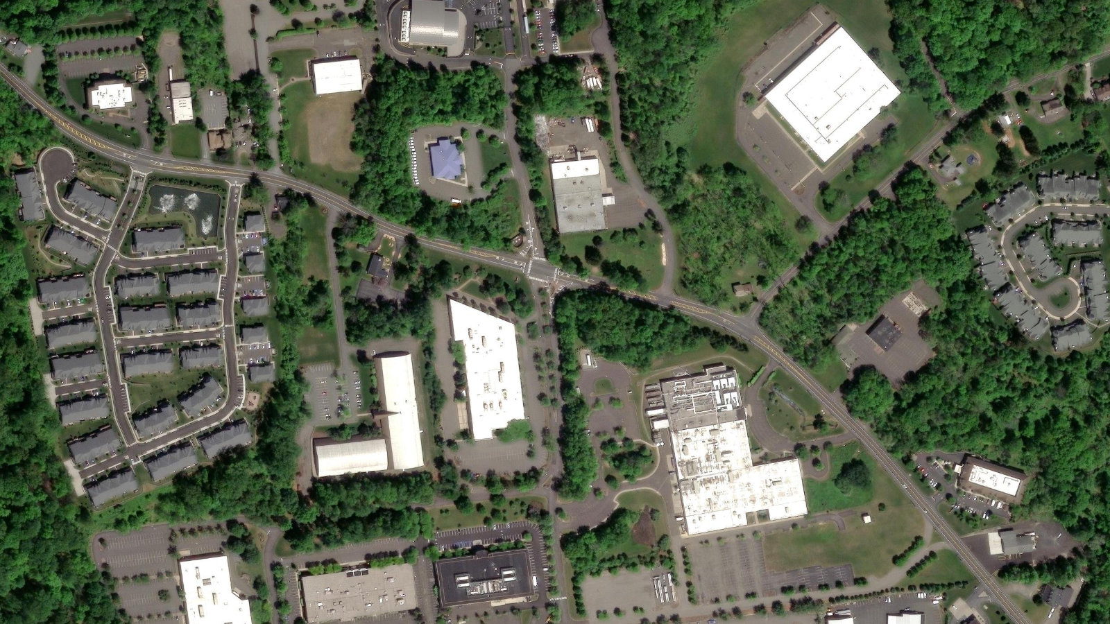 30 TECHNOLOGY DRIVE, WARREN, NJ(本社・衛星)