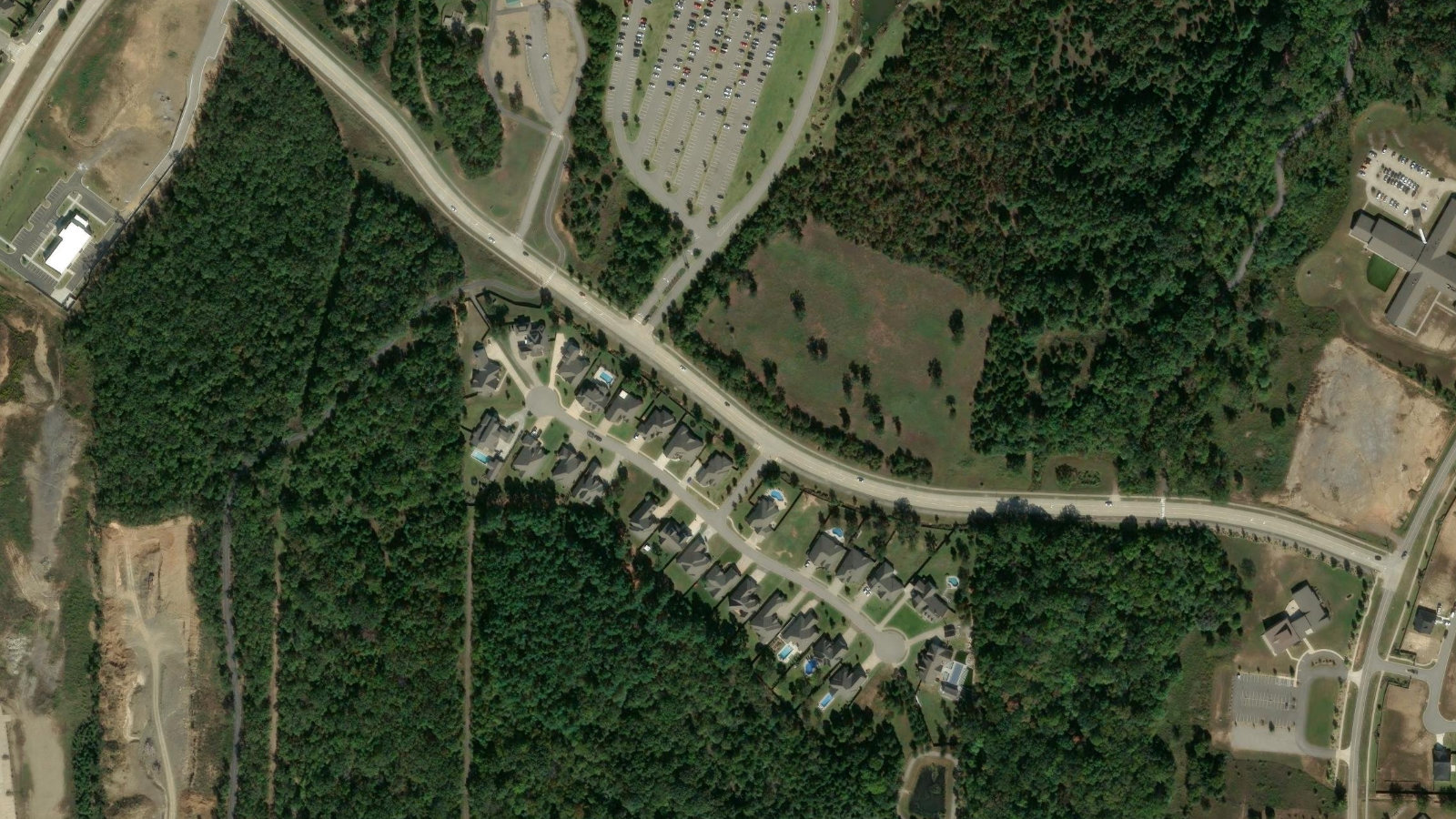8401 MCCLURE DRIVE, FORT SMITH, AR（本社・衛星）
