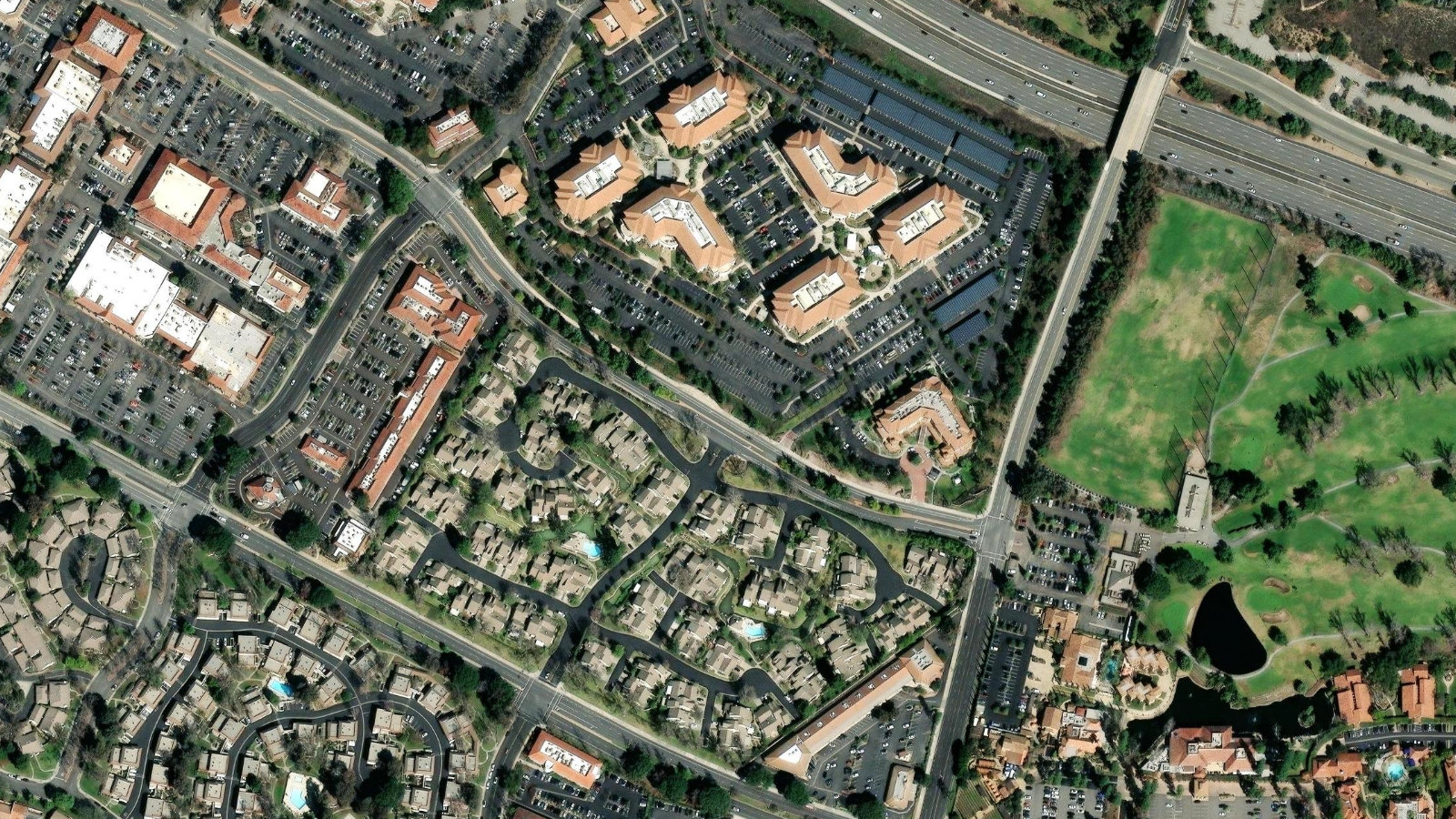 3027 TOWNSGATE ROAD, WESTLAKE VILLAGE, CA(本社・衛星)