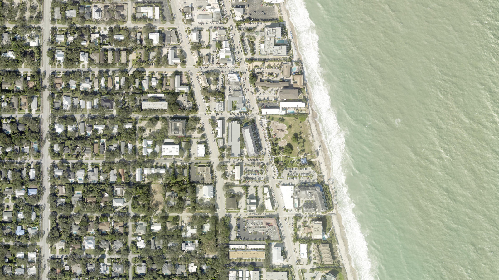 3001 OCEAN DRIVE, VERO BEACH, FL(本社・衛星)