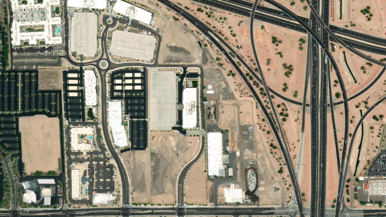 58 S RIVER DRIVE, TEMPE, AZ(本社・衛星)