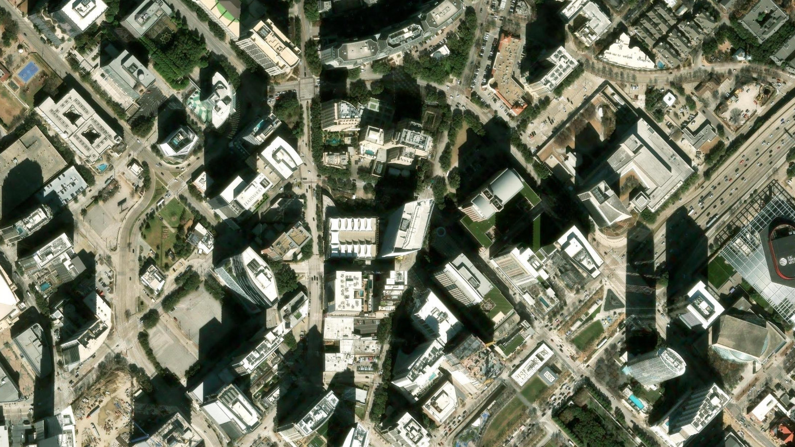 2021 MCKINNEY AVENUE, DALLAS, TX（本社・衛星）