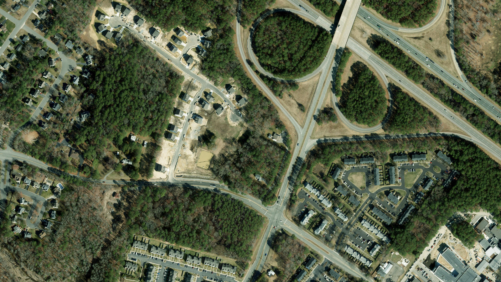 4300 COX ROAD, GLEN ALLEN, VA(本社・衛星)