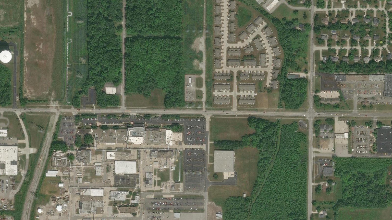33587 WALKER ROAD, AVON LAKE, OH(本社・衛星)