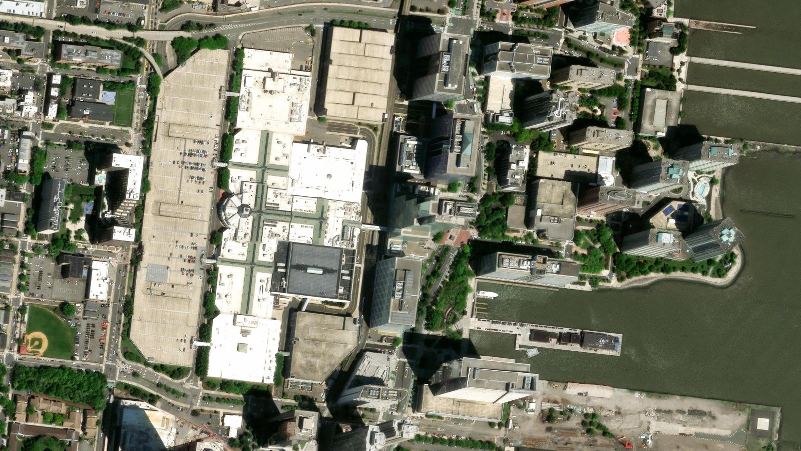 525 WASHINGTON BLVD, JERSEY CITY, NJ（本社・衛星）