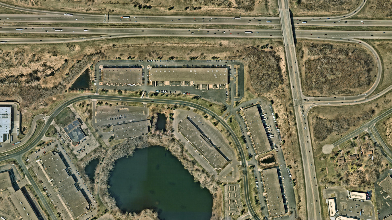 860 BLUE GENTIAN ROAD, EAGAN, MN(本社・衛星)