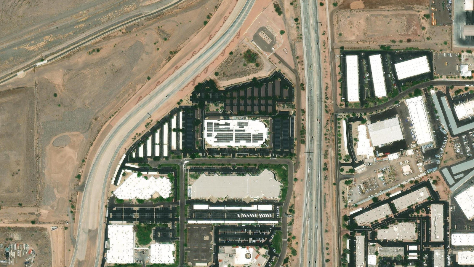 2211 SOUTH 47TH STREET, PHOENIX, AZ(本社・衛星)