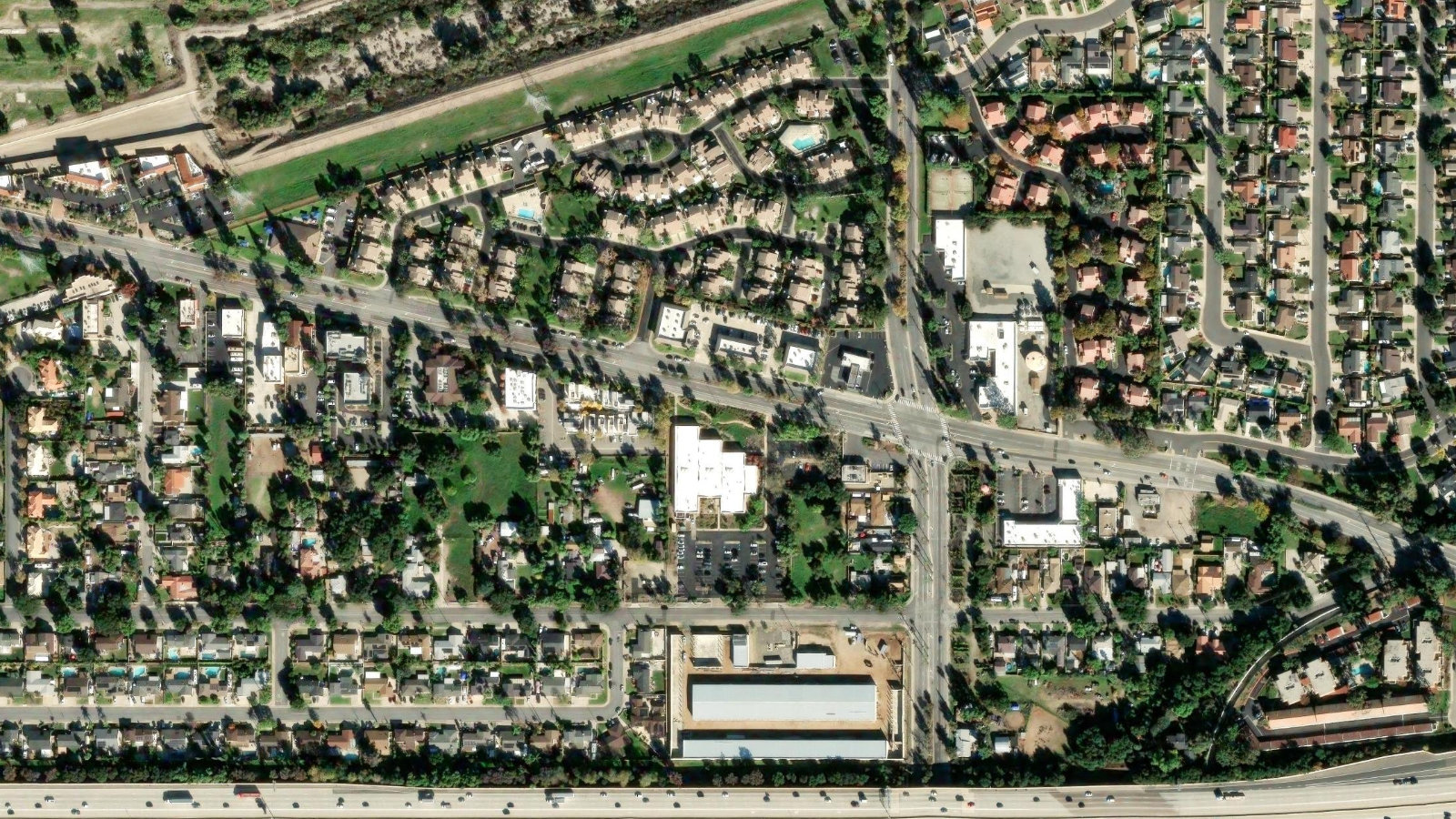 630 E FOOTHILL BLVD, SAN DIMAS, CA(本社・衛星)