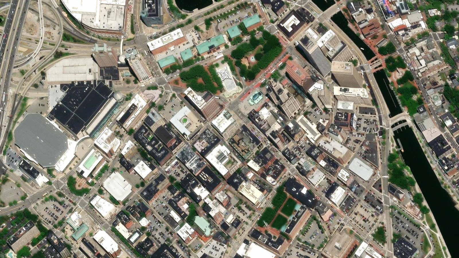 100 WESTMIN, PROVIDENCE, RI（本社・衛星）