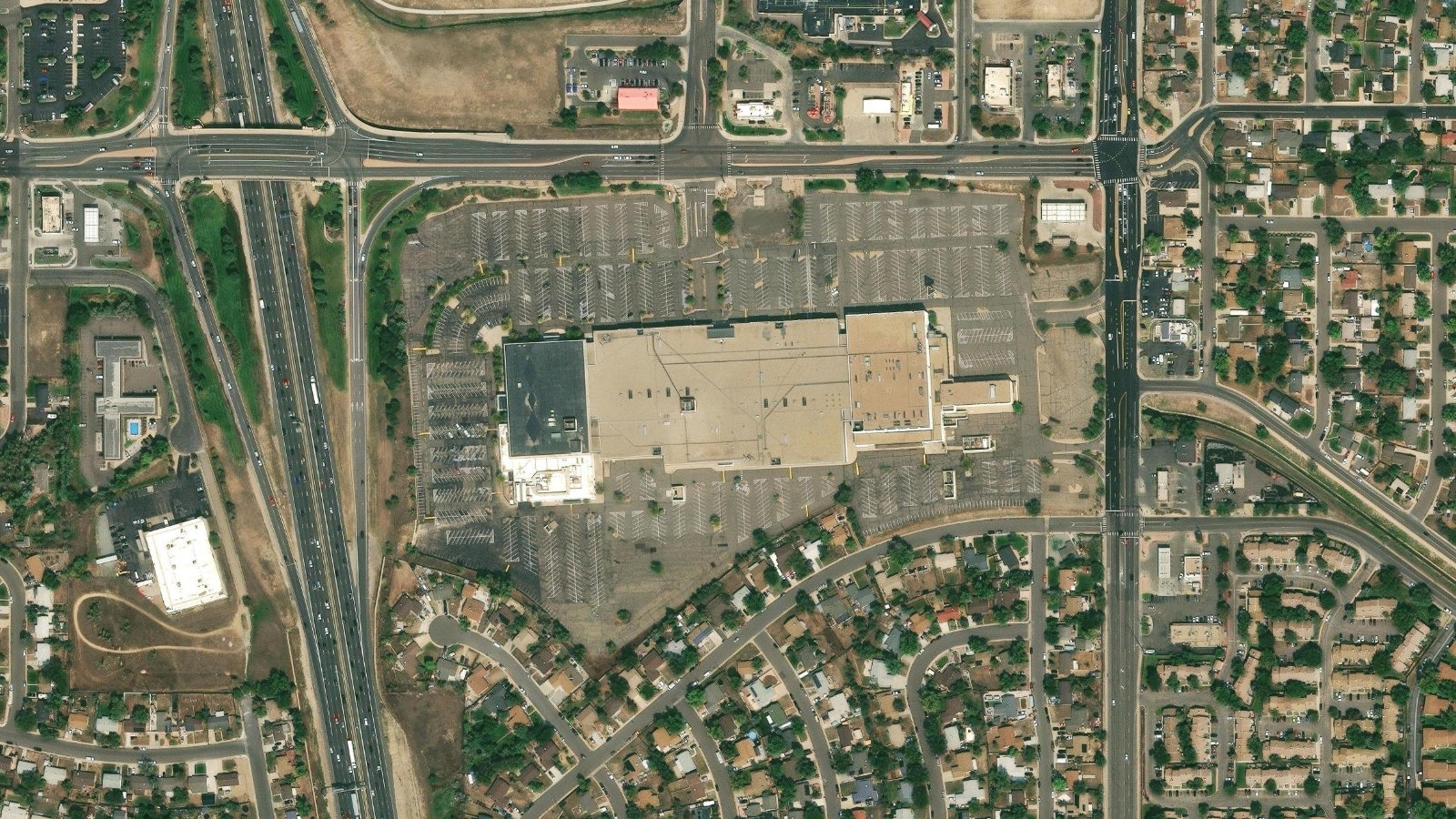 500 E. 84TH AVENUE, THORNTON, CO(本社・衛星)