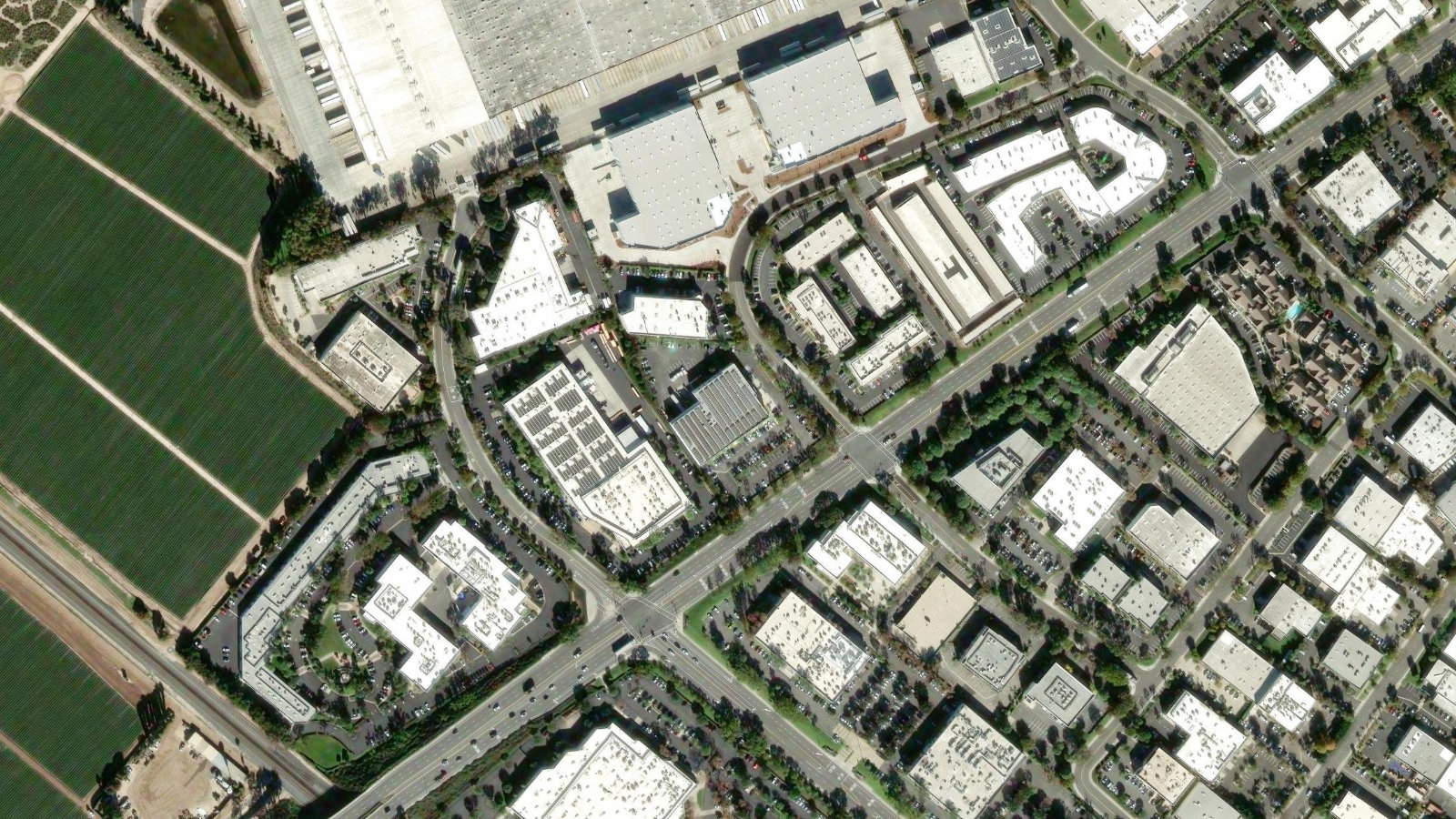 11 HUGHES, IRVINE, CA(本社・衛星)