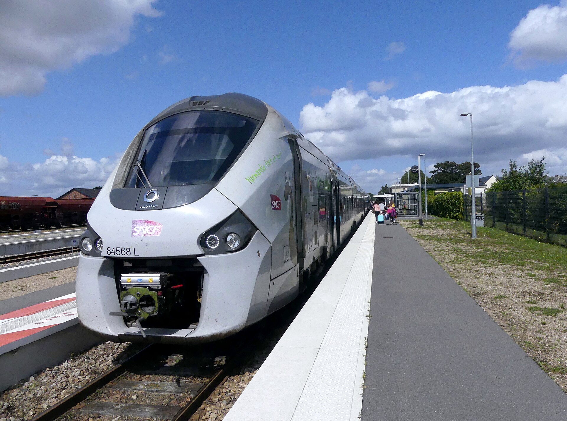 Régiolis Granville-Paris en gare d'Argentan (août 2019)