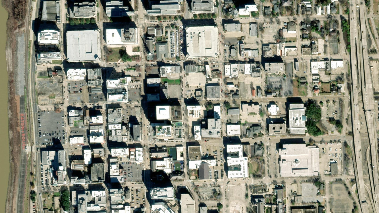 500 LAUREL STREET, BATON ROUGE, LA(本社・衛星)