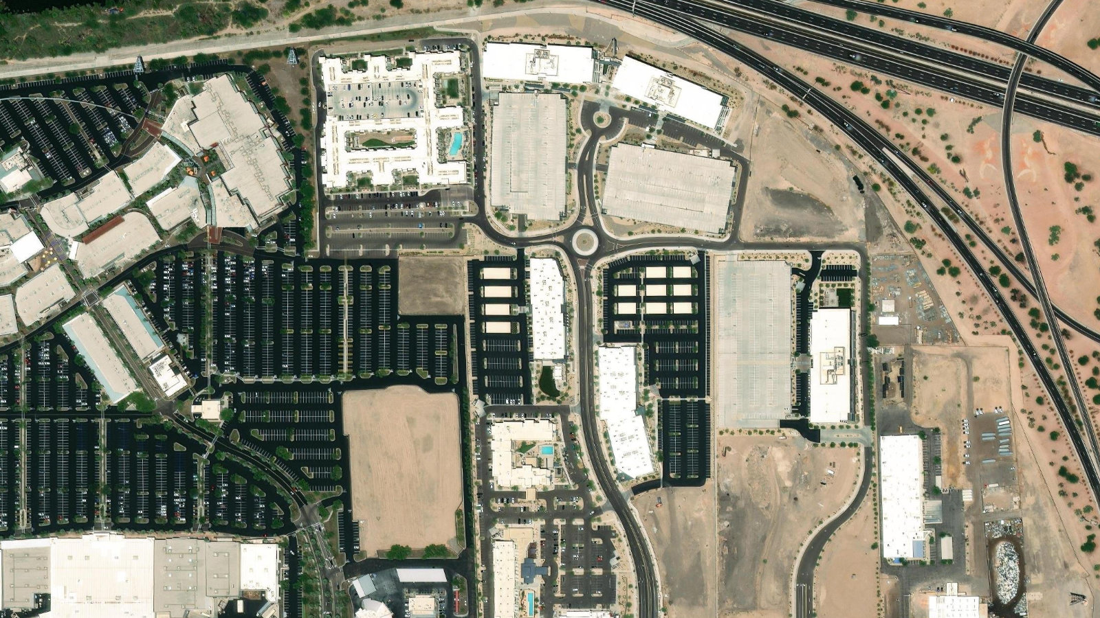 56 SOUTH ROCKFORD DRIVE, TEMPE, AZ(本社・衛星)