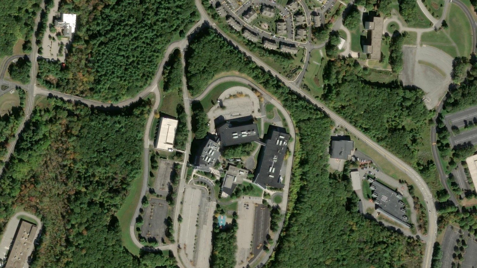 350 CAMPUS DRIVE, MARLBOROUGH, MA(本社・衛星)