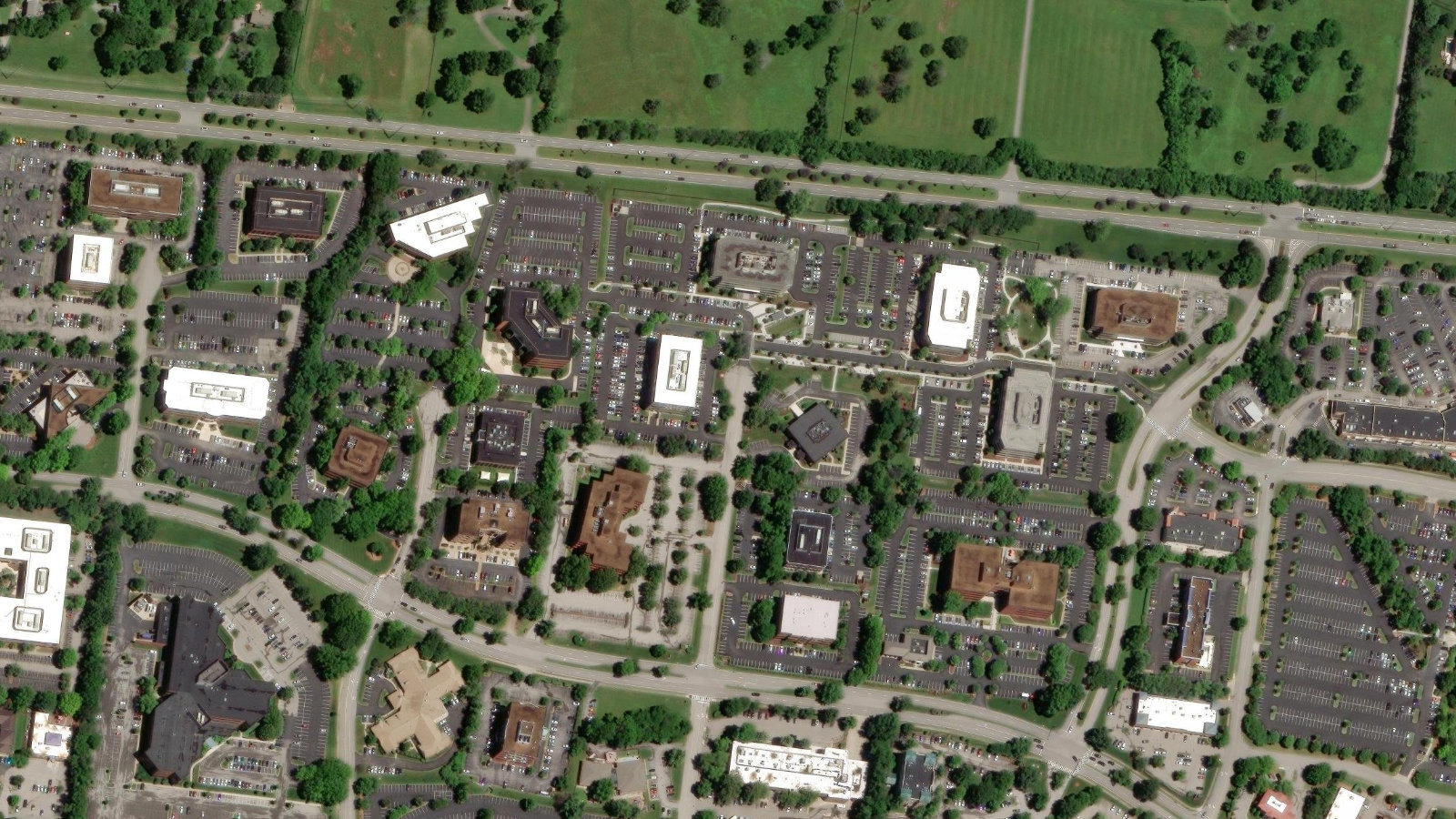 105 WESTWOOD PLACE, BRENTWOOD, TN(本社・衛星)