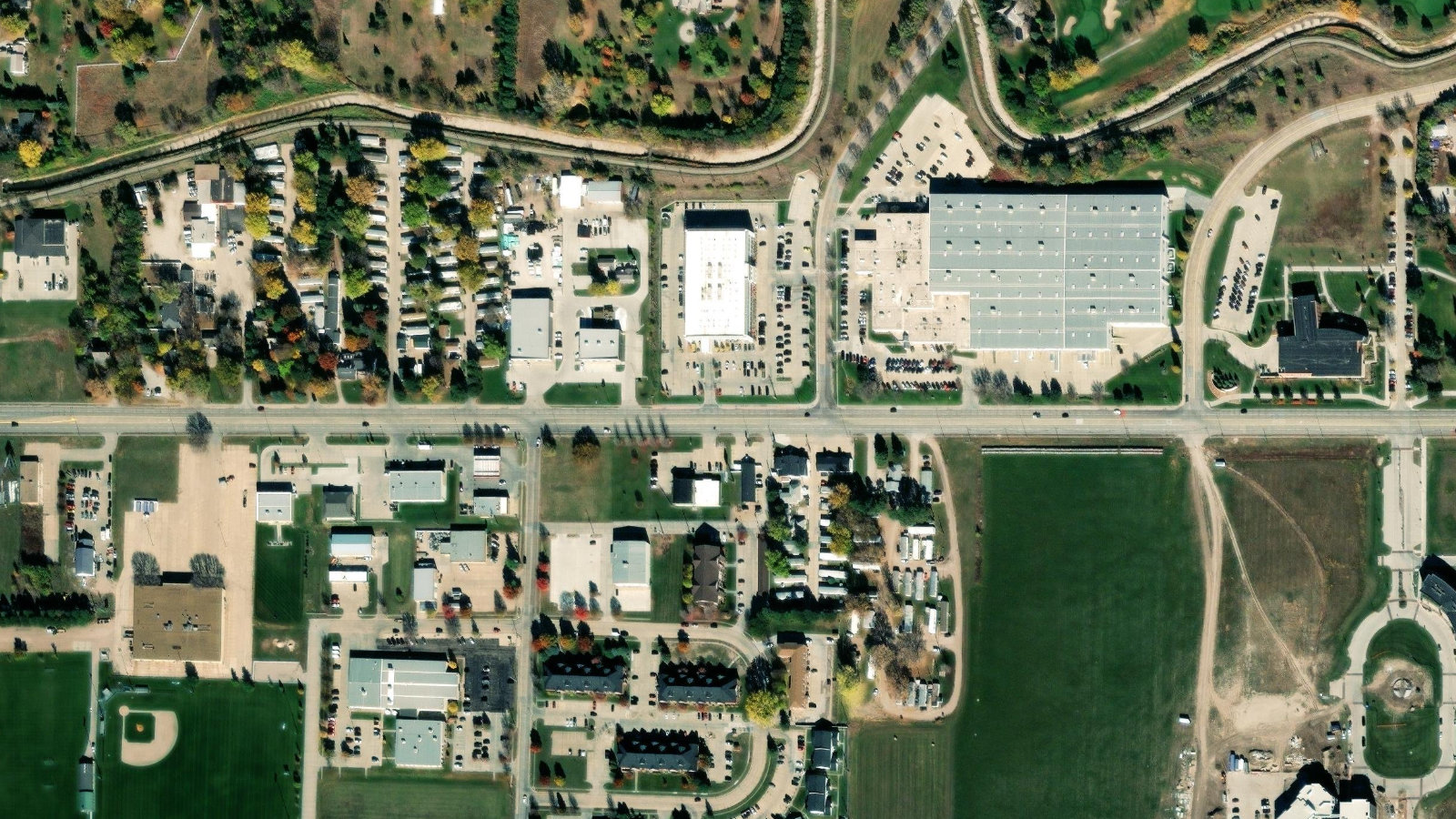 2407 W 24TH ST, KEARNEY, NE（本社・衛星）