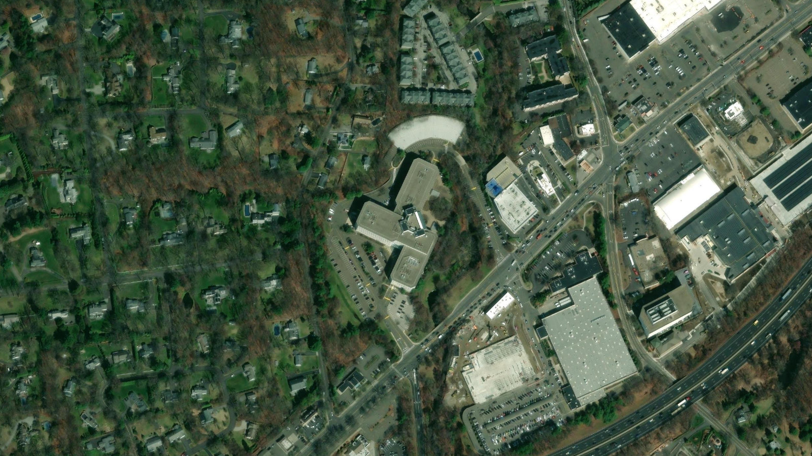 800 CONNECTICUT AVENUE, NORWALK, CT(本社・衛星)