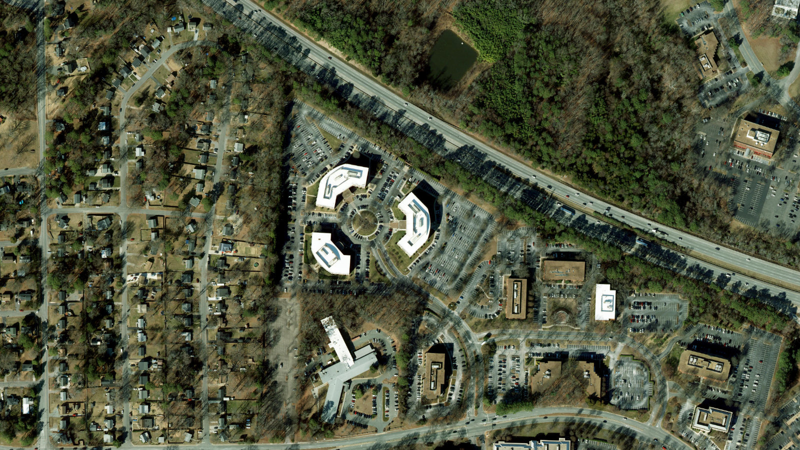 1801 BAYBERRY COURT, RICHMOND, VA(本社・衛星)