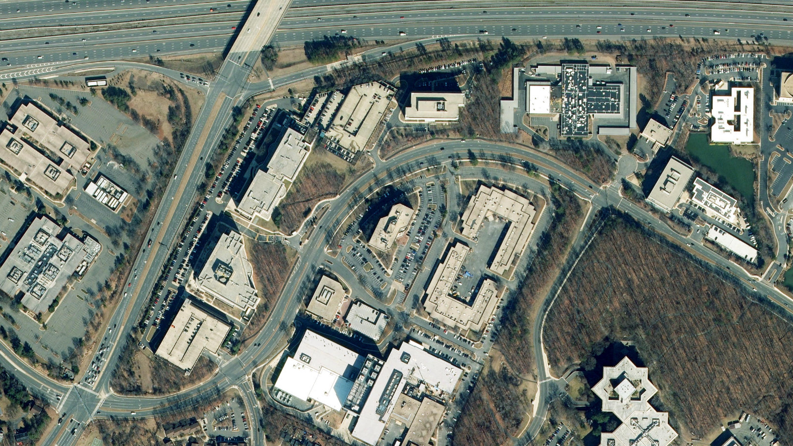 12355 SUNRISE VALLEY DRIVE, RESTON, VA(本社・衛星)