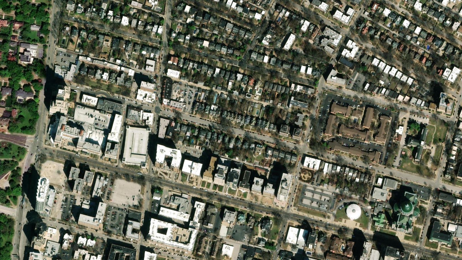 8300 MARYLAND AVE, ST LOUIS, MO(本社・衛星)