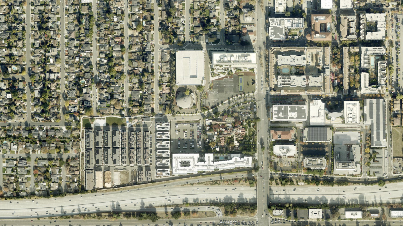 3155 OLSEN DRIVE, SAN JOSE, CA(本社・衛星)