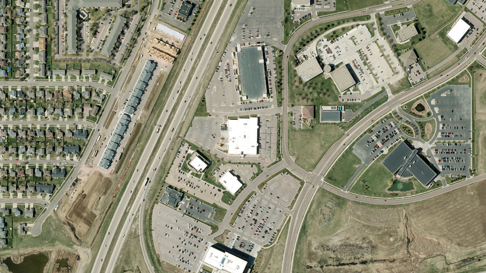 5501 SOUTH BROADBAND LANE, SIOUX FALLS, SD（本社・衛星）